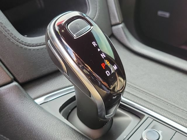 Used 2025 Cadillac XT6 Premium Luxury AWD/4WD image 24