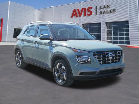 Used 2025 Hyundai Venue SEL FWD image 9