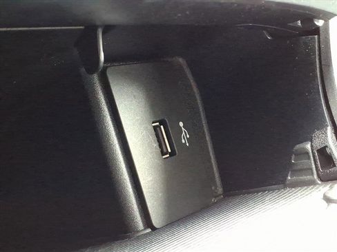 Used 2018 Ford Edge SEL w/ Class II Trailer Tow Package image 26