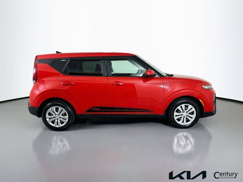 Used 2021 Kia Soul LX image 4