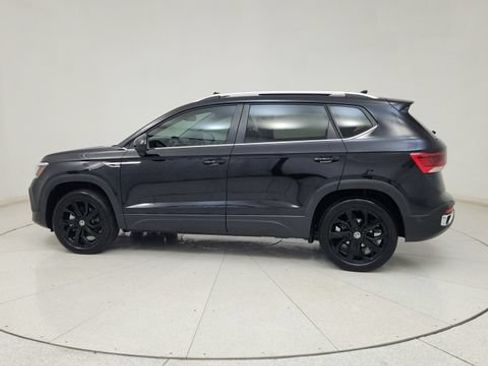 Used 2024 Volkswagen Taos SE FWD image 6