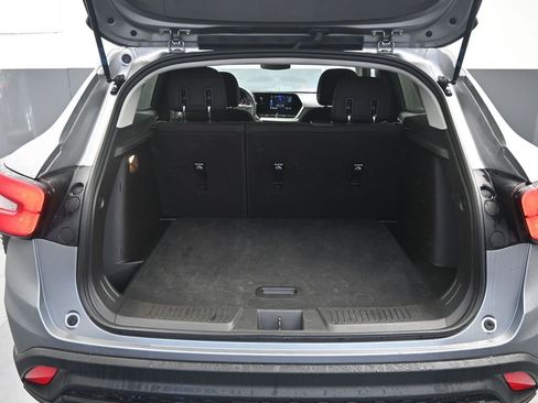 Used 2025 Chevrolet Trax LS image 12