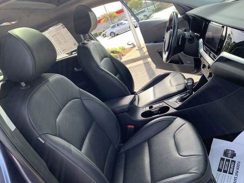 Used 2022 Kia Niro Touring Special Edition image 14