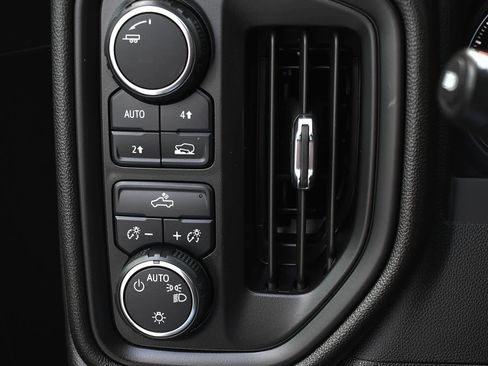 Used 2024 Chevrolet Silverado 1500 Custom image 19