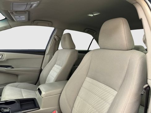 Used 2017 Toyota Camry LE FWD image 15