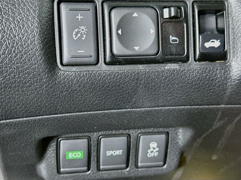 Used 2018 Nissan Sentra SV FWD image 17
