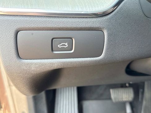 Certified 2025 Volvo XC60 B5 Plus w/ Climate Package image 31