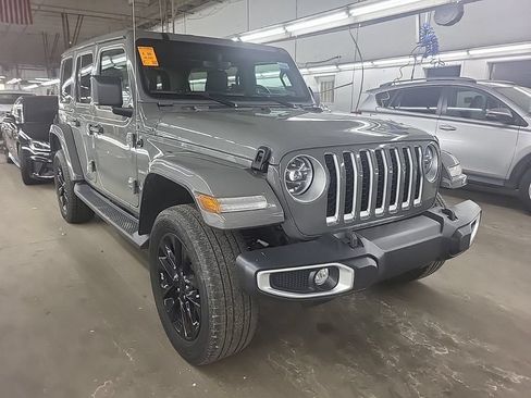 Used 2021 Jeep Wrangler Unlimited Sahara AWD/4WD image 4