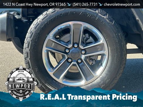 Used 2019 Jeep Wrangler Unlimited Sahara AWD/4WD image 11