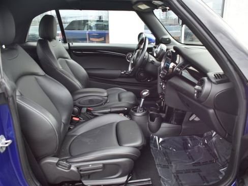Used 2019 MINI Cooper S w/ Signature Upholstery Package image 37