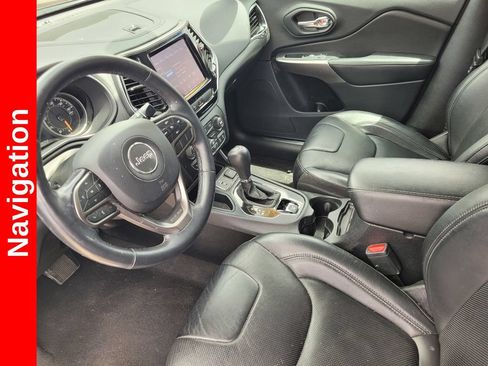 Used 2019 Jeep Cherokee Limited w/ Luxury Group FWD image 18