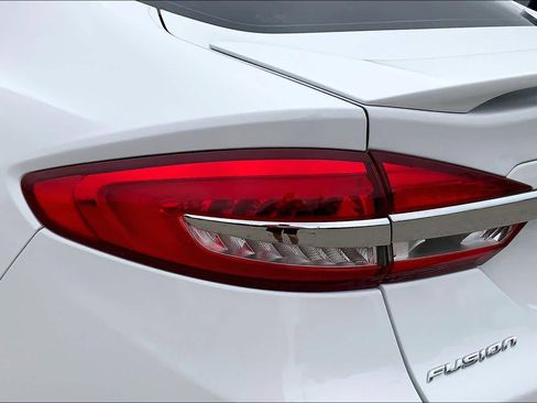 Used 2017 Ford Fusion SE w/ Equipment Group 201A FWD image 28