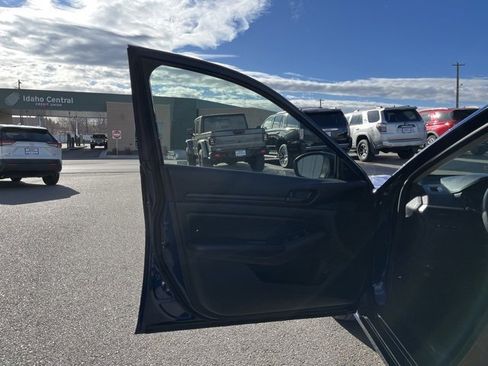 Used 2024 Nissan Altima 2.5 S image 24