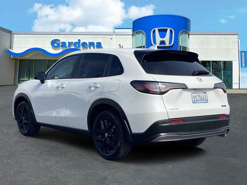 Certified 2025 Honda HR-V Sport image 4