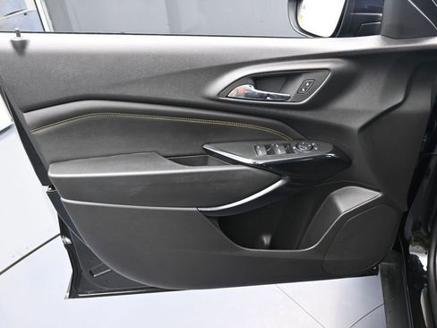 Used 2025 Chevrolet Trax LT w/ Driver Confidence Package image 12