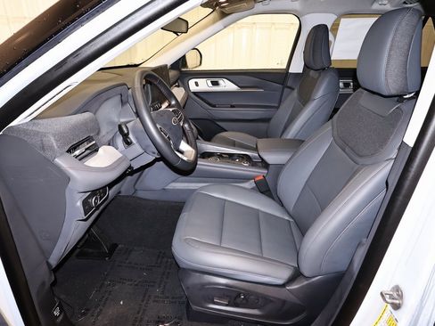 New 2026 Ford Explorer Active w/ Active Comfort Package image 11