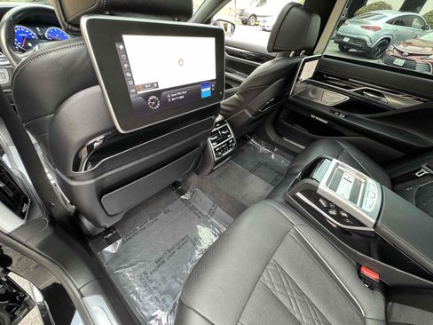 Used 2018 BMW ALPINA B7 xDrive image 30