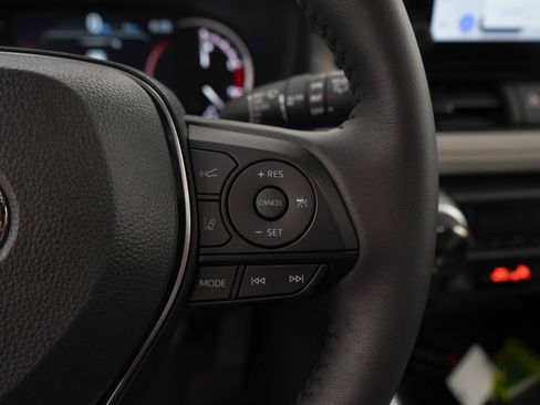 Used 2025 Toyota RAV4 XLE w/ Convenience Package image 18