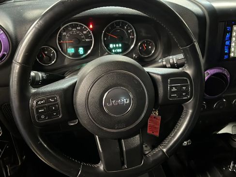 Used 2014 Jeep Wrangler Unlimited Sahara w/ Connectivity Group AWD/4WD image 18