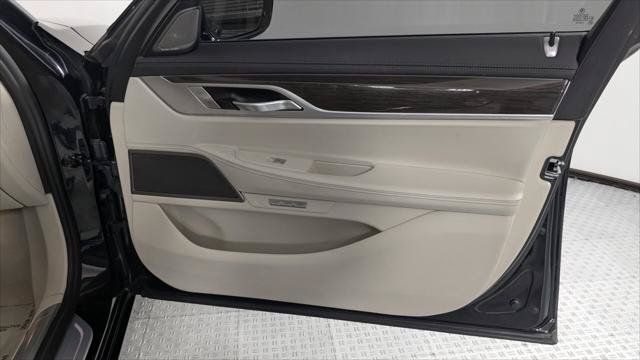 Used 2017 BMW 740i RWD image 23