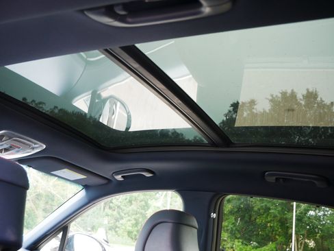 Used 2023 Genesis GV70 2.5T w/ Sport Prestige Package image 12