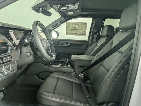 New 2026 GMC Yukon XL Denali w/ Denali Reserve Package image 16