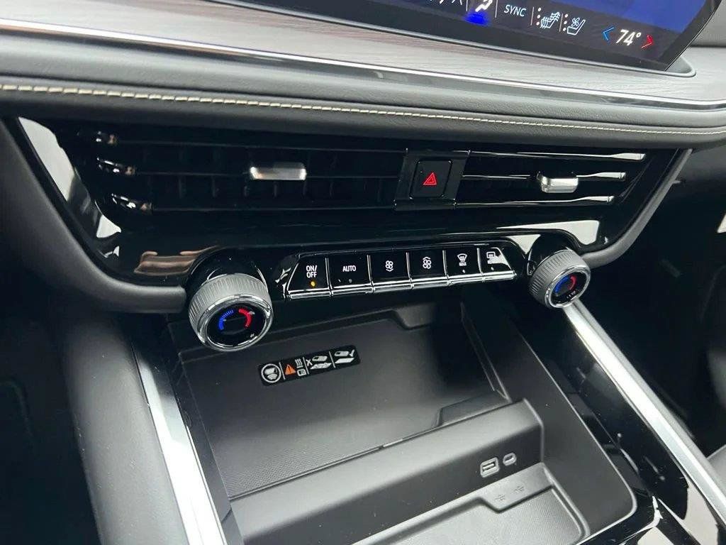 Used 2026 Chevrolet Tahoe Premier RWD image 19