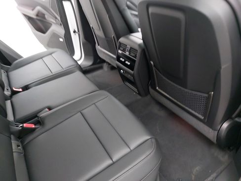 New 2026 Porsche Cayenne image 13