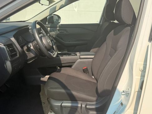 Used 2024 Nissan Rogue S AWD/4WD image 11