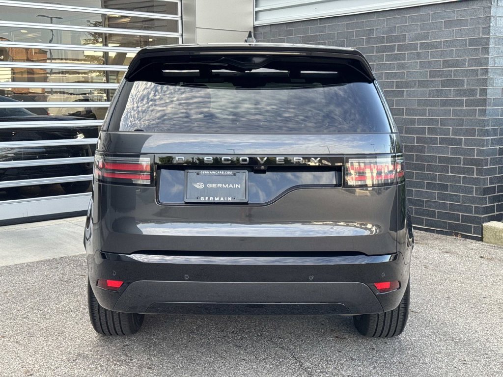 Certified 2024 Land Rover Discovery Dynamic SE AWD/4WD image 5