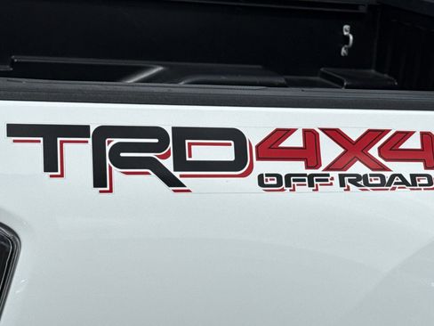 Used 2022 Toyota Tacoma TRD Off-Road w/ Technology Package AWD/4WD image 34