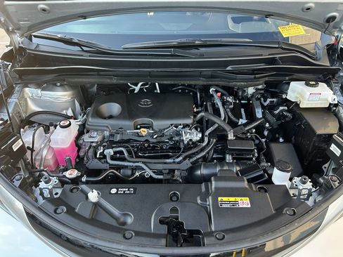 Certified 2024 Toyota Sienna Platinum image 12