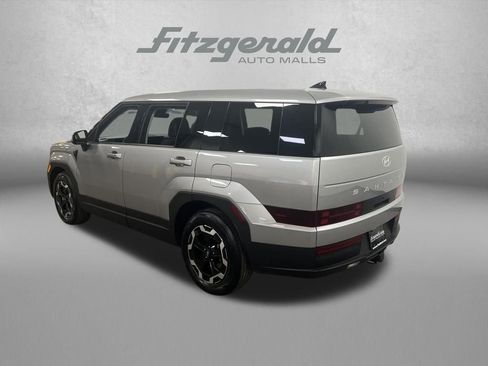 Used 2025 Hyundai Santa Fe SE FWD image 3