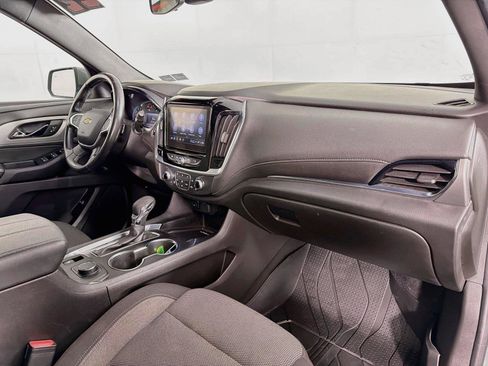 Used 2022 Chevrolet Traverse LT FWD image 30