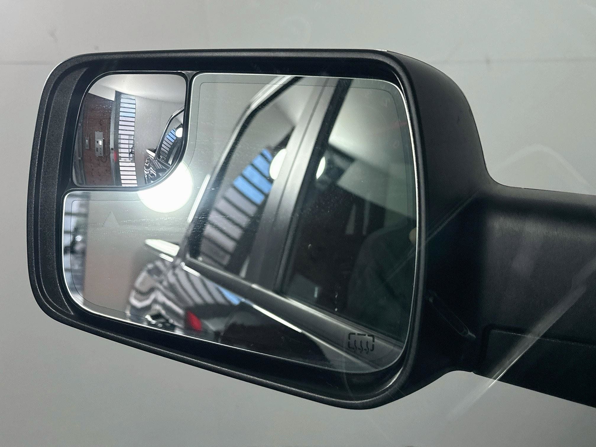 Used 2023 RAM 1500 Laramie AWD/4WD image 16