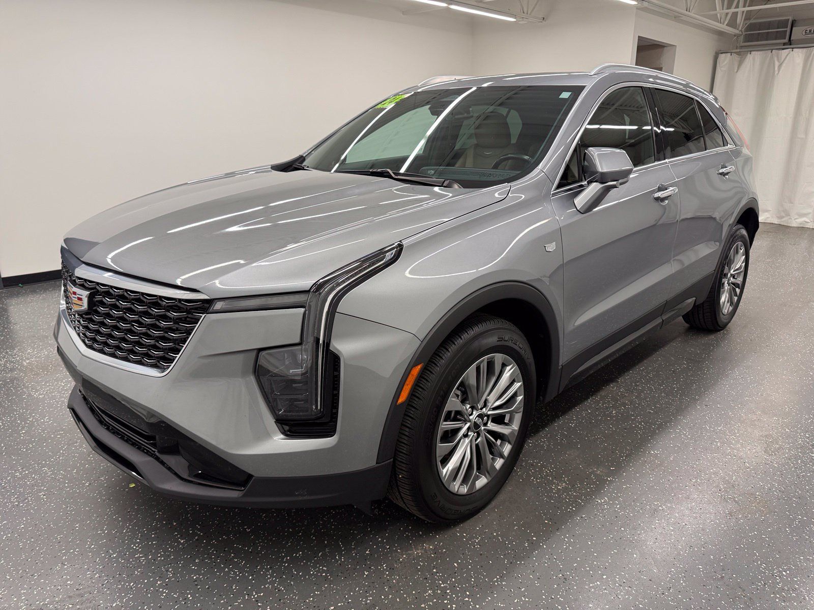 Used 2024 Cadillac XT4 Premium Luxury FWD image 4