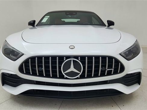 Used 2025 Mercedes-Benz SL 43 AMG w/ Driver Assistance Package image 2