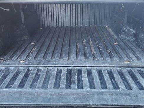 Used 2018 Toyota Tacoma Limited image 34