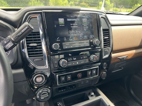 Used 2024 Nissan Titan Platinum Reserve w/ Moonroof Package AWD/4WD image 9
