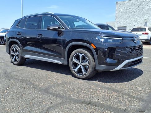 New 2025 Volkswagen Tiguan SE image 1