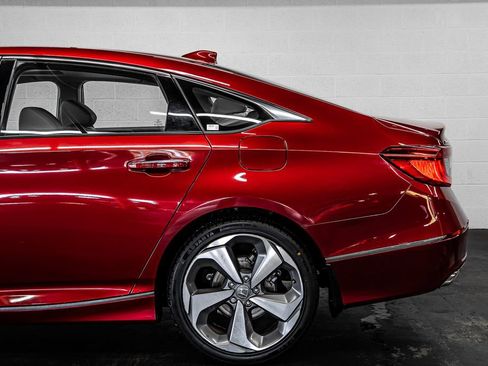 Used 2018 Honda Accord Touring image 13