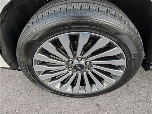 Used 2020 Lincoln Navigator Reserve w/ Luxury Package image 9