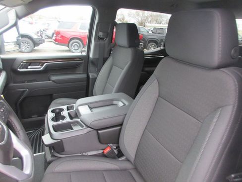 New 2026 GMC Sierra 1500 SLE w/ Max Trailering Package AWD/4WD image 11