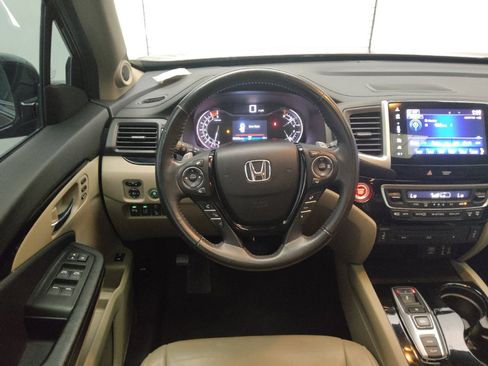 Used 2017 Honda Pilot Touring image 22