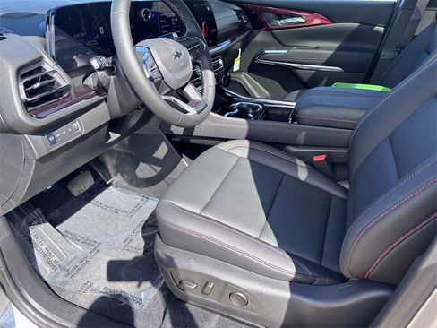 Used 2025 Chevrolet Traverse High Country image 10