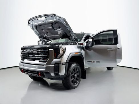 Used 2024 GMC Sierra 3500 AT4 w/ Technology Package AWD/4WD image 22