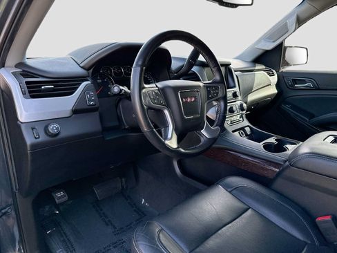 Used 2019 GMC Yukon XL SLT w/ Premium Edition RWD image 9