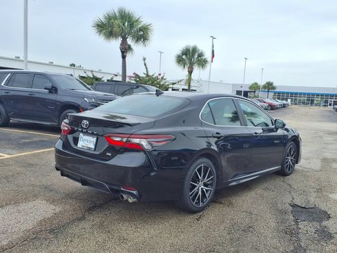 Used 2024 Toyota Camry SE FWD image 2