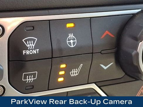 Used 2025 Jeep Wrangler Unlimited Sahara image 15