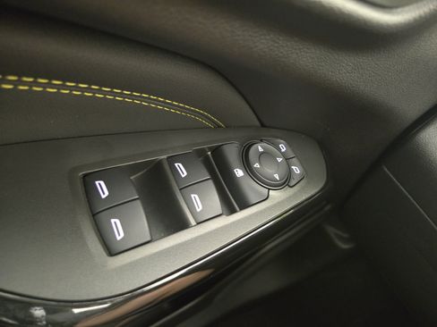 Certified 2024 Chevrolet Trax LT w/ Sunroof Package FWD image 30